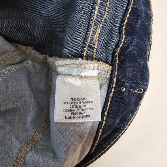 St. John Bay women's jeans skinny leg embroidered hem size 12 - Picture 10 of 12